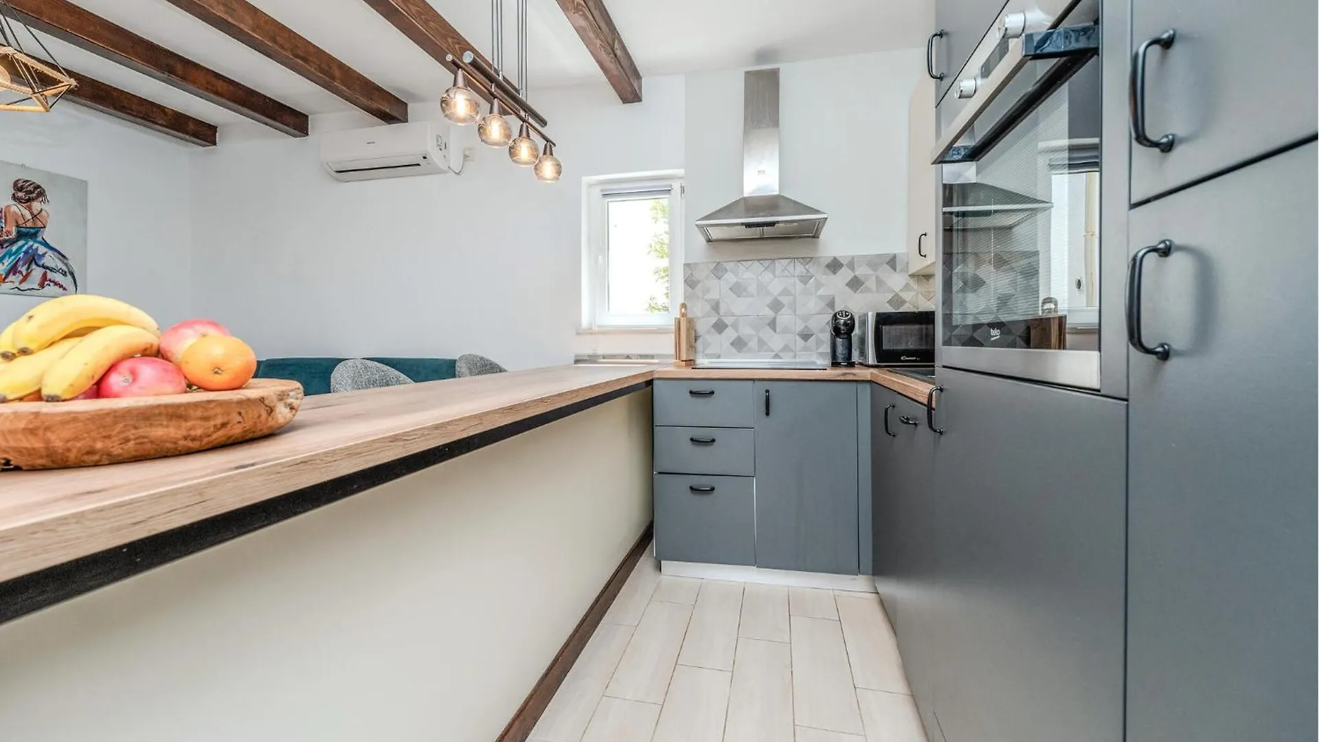 Cozy Apartment In Vir With Wifi